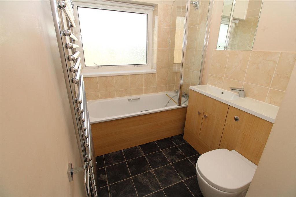 Property photo 3 of 15 Bathroom Use.Jpg