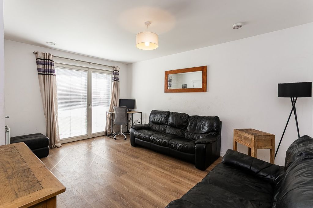 Property photo 2 of 24