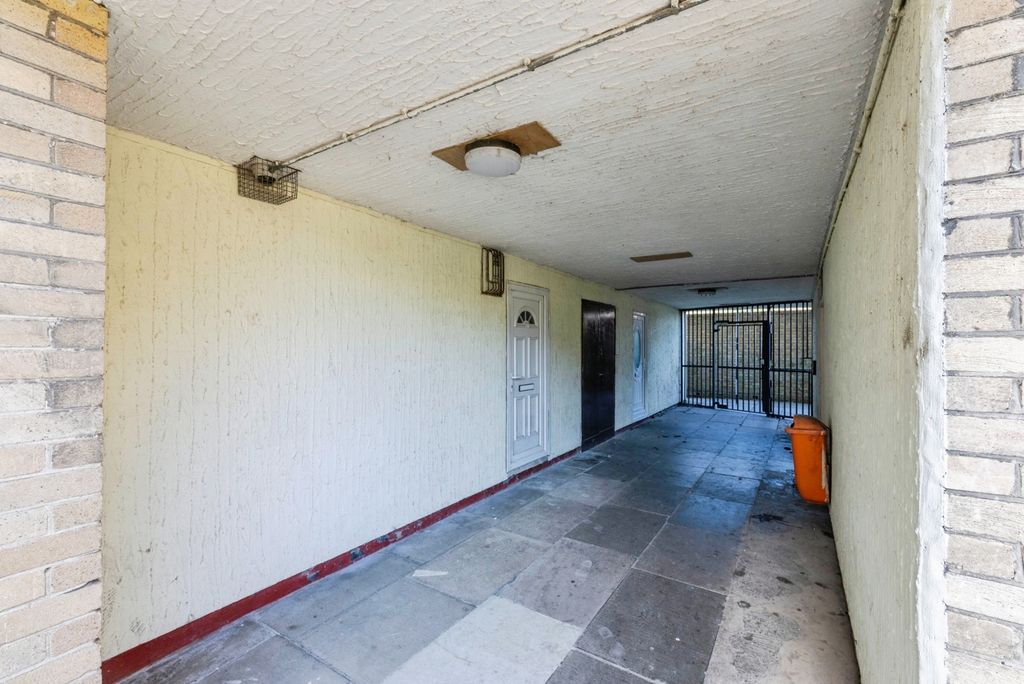 Property photo 2 of 16 Pbox-Img.Jpg