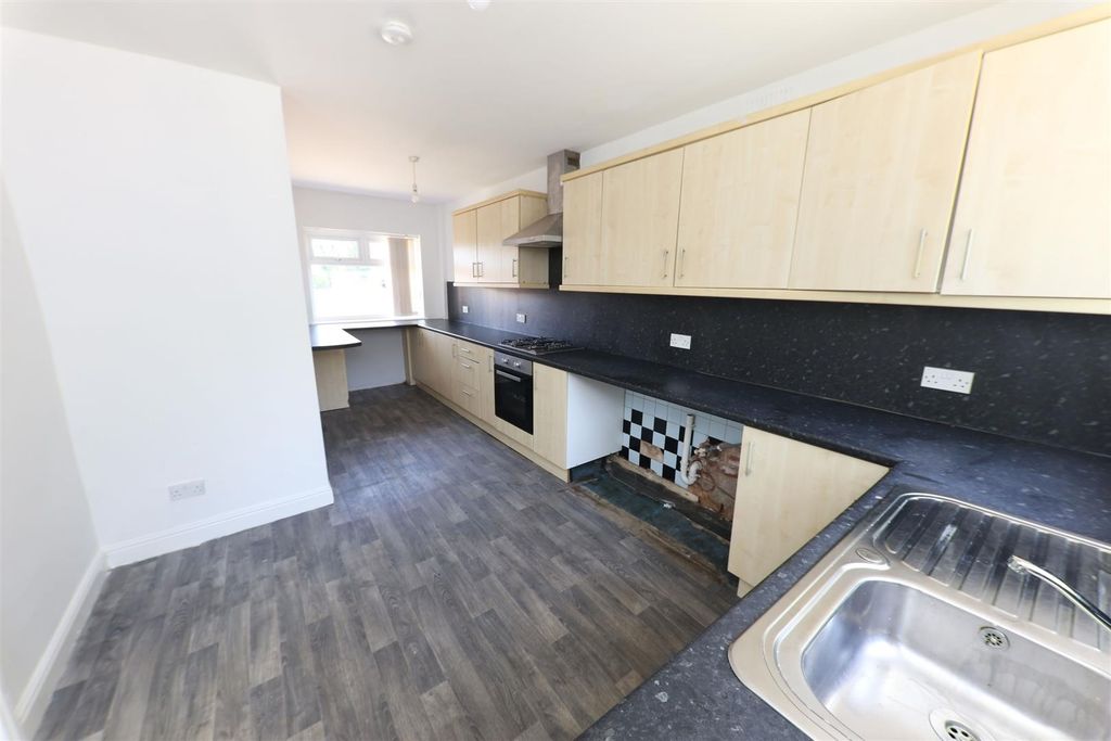 Property photo 3 of 15 Breakfast Kitchen