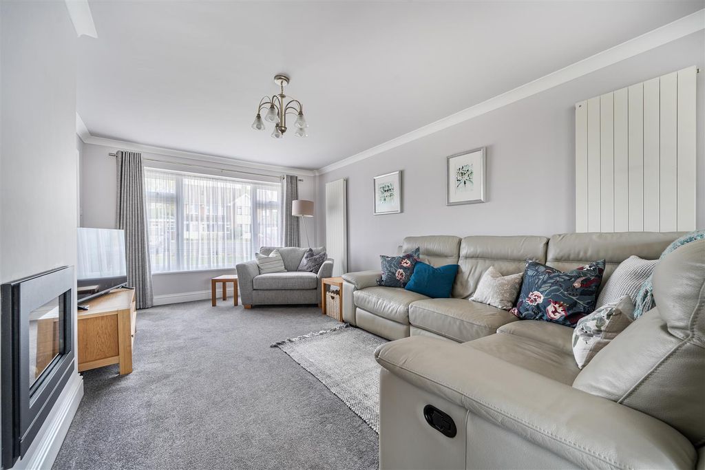 Property photo 2 of 22 1447109-15-69E74B84B0A28.Jpg