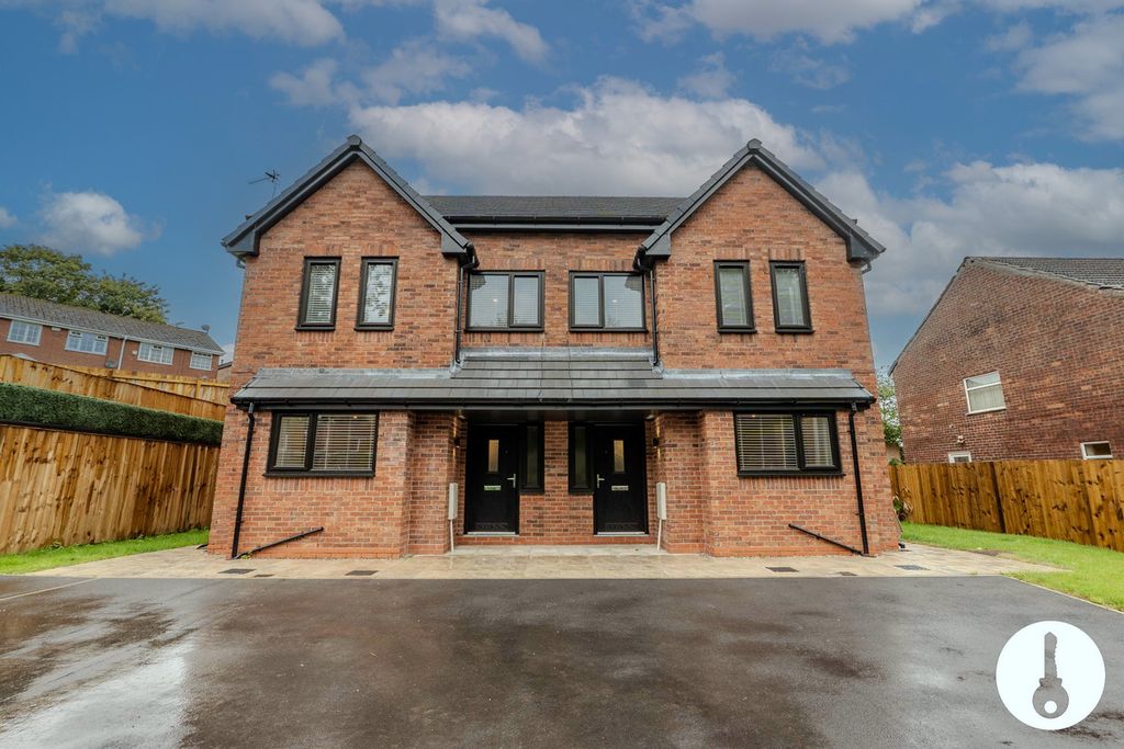 Property photo 2 of 30