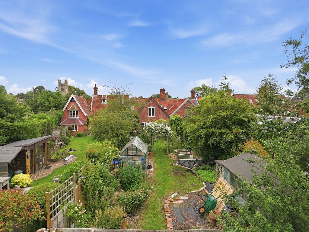 Property photo 1 of 37