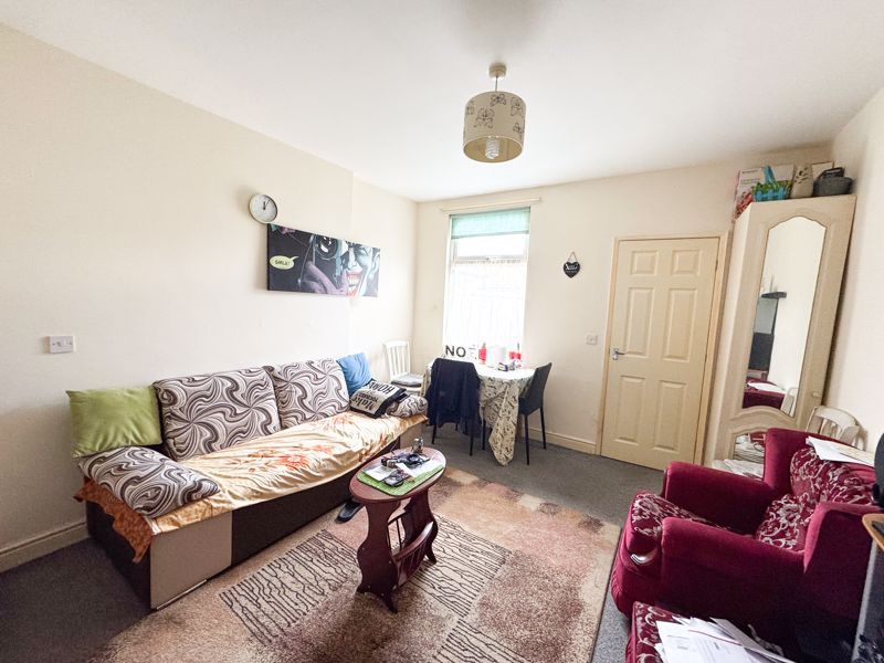 Property photo 3 of 9 Lounge-Diner