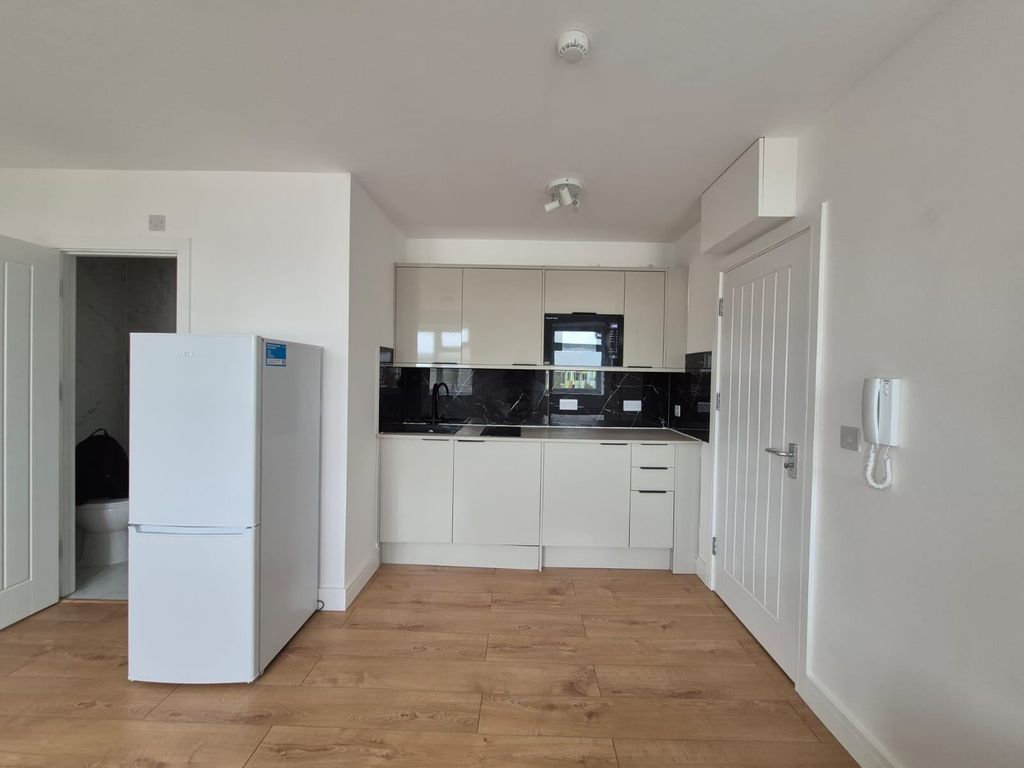 Property photo 3 of 5 Gallery