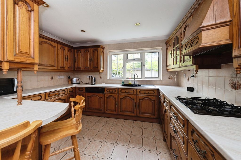 Property photo 3 of 17