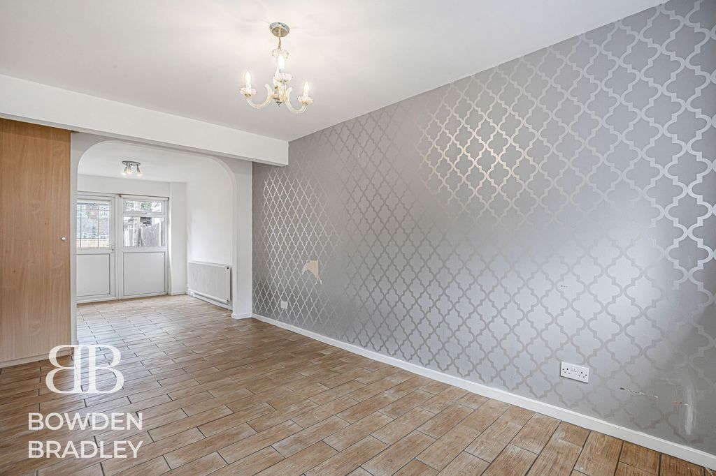 Property photo 3 of 30 Living Room