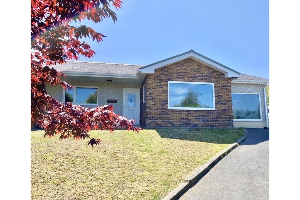 Property photo 1 of 45