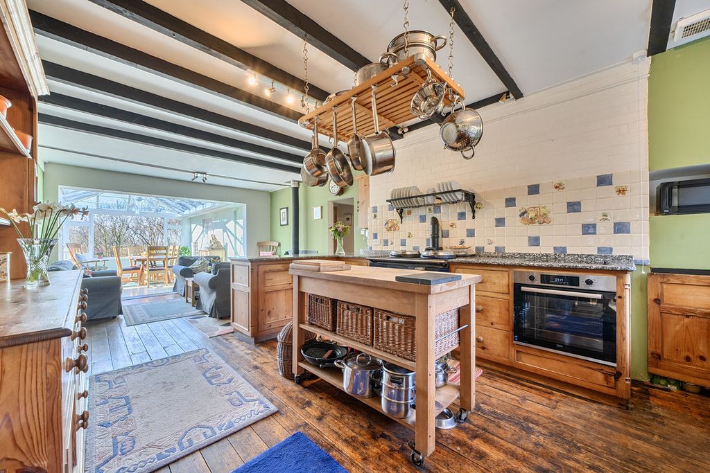 Property photo 3 of 20