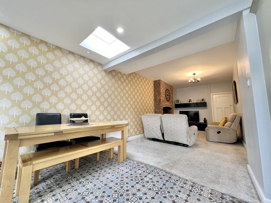 Property photo 3 of 31