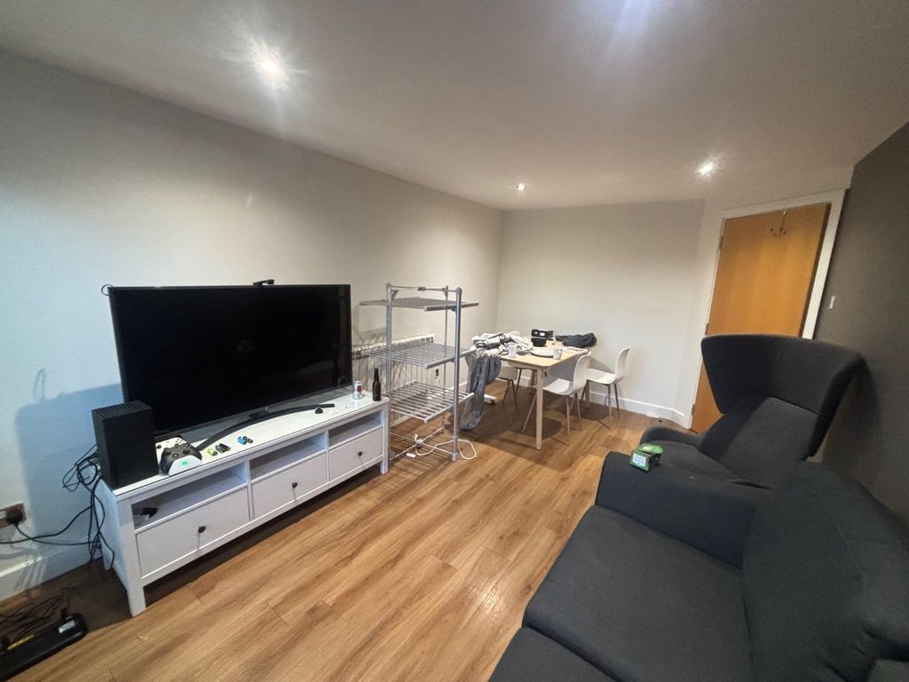 Property photo 1 of 8 Picture No. 12