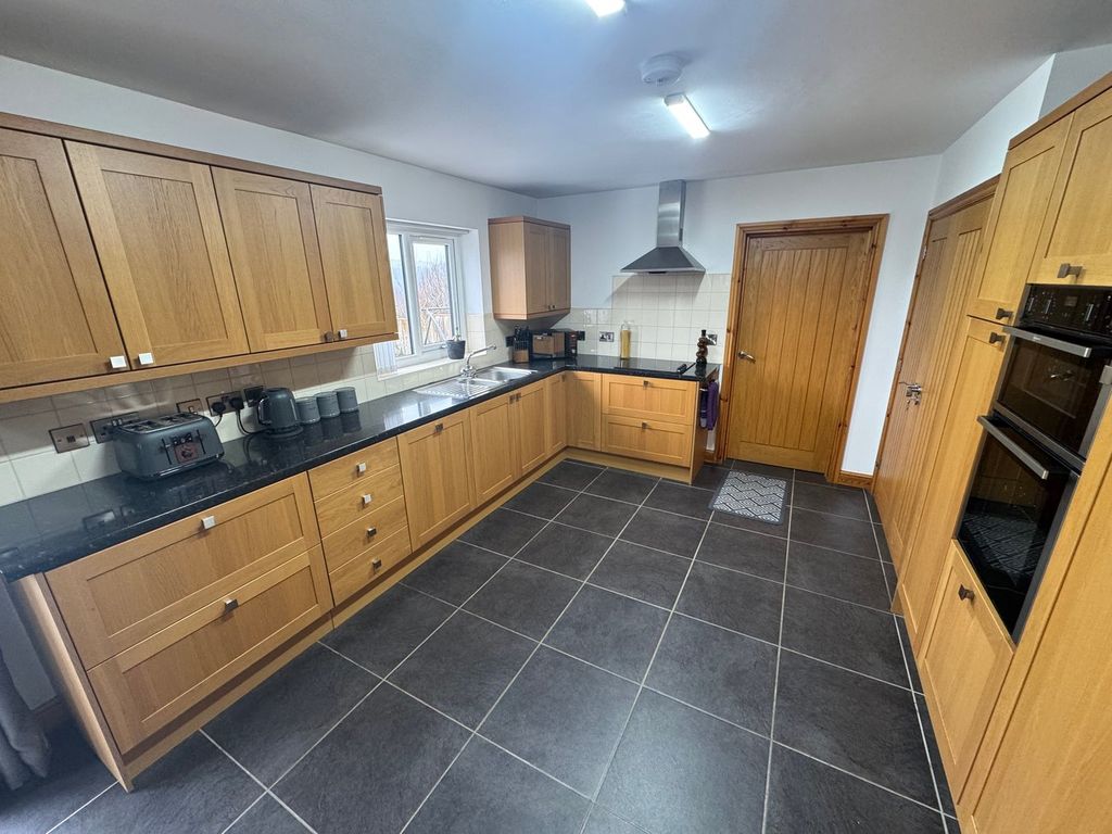 Property photo 3 of 30