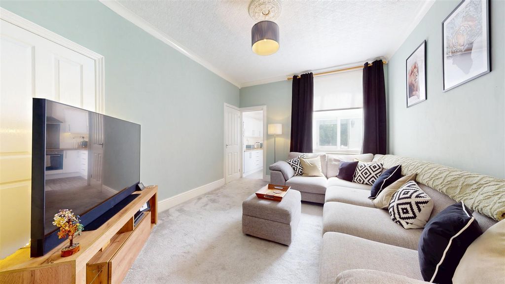Property photo 2 of 21 Mill Lane Living Room