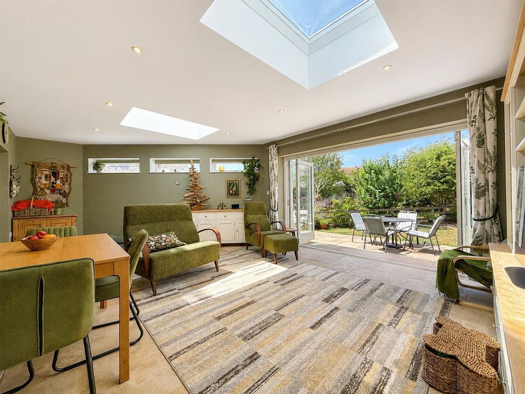 Property photo 2 of 23 Main Living Room Towards Rear Garden.Png