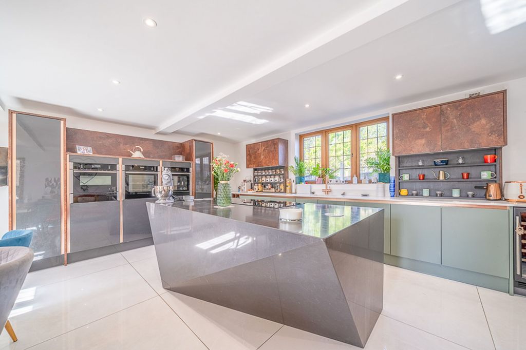 Property photo 1 of 38