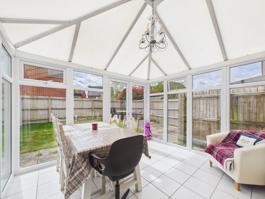 Property photo 2 of 23 Conservatory