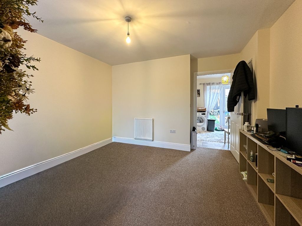 Property photo 3 of 15 4893614