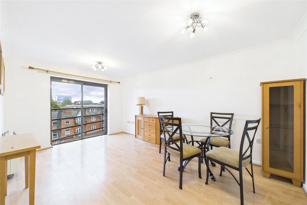 Property photo 3 of 7 Picture No. 02