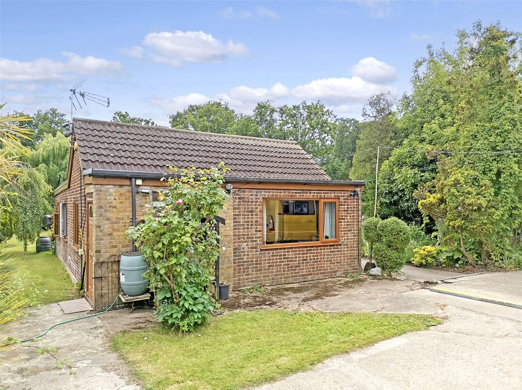 Property photo 2 of 12 Detached Bungalow