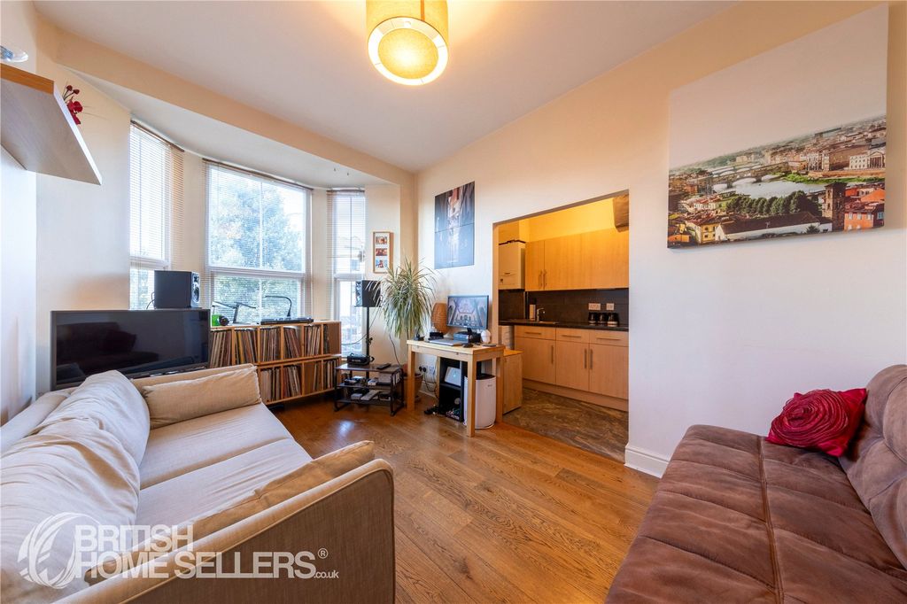 Property photo 2 of 12 Picture No. 03