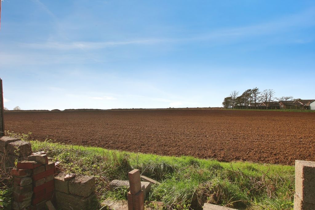 Property photo 2 of 18 5000711