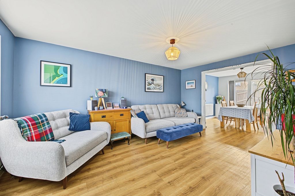 Property photo 2 of 19 Pbox-Img.Jpg
