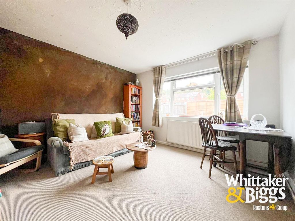 Property photo 3 of 13 Sitting Room