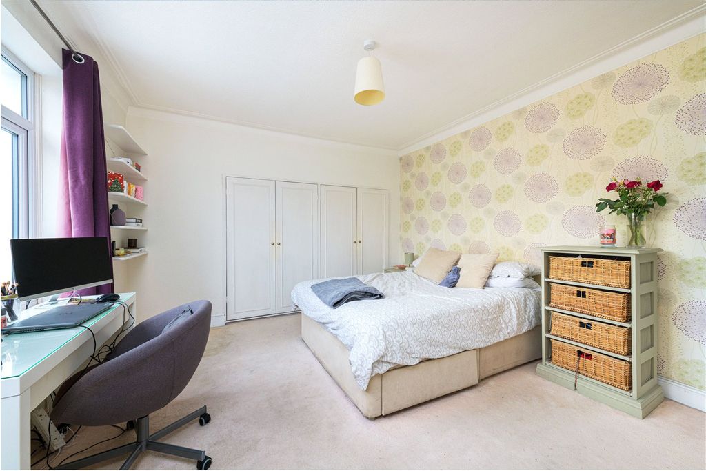 Property photo 3 of 12 Picture No. 24