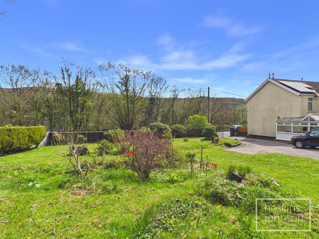 Property photo 2 of 27 Outside