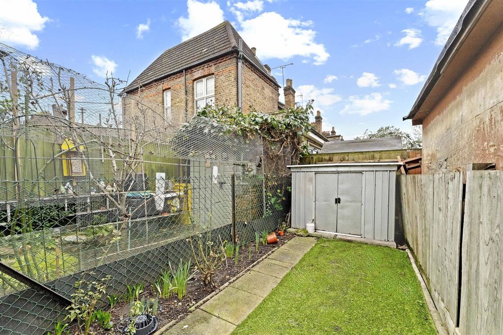 Property photo 2 of 8
