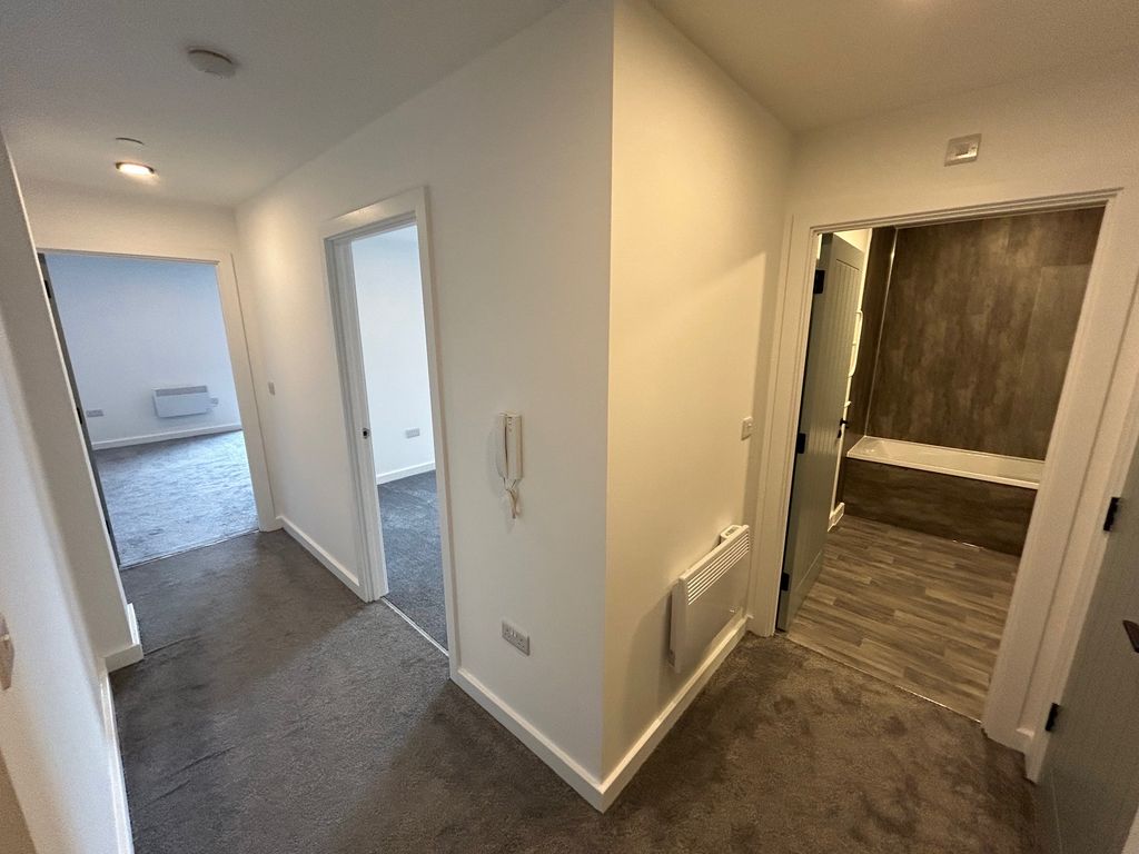 Property photo 3 of 6 Hallway