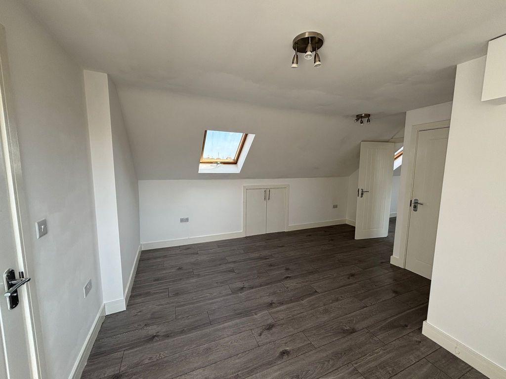 Property photo 2 of 5 Gallery