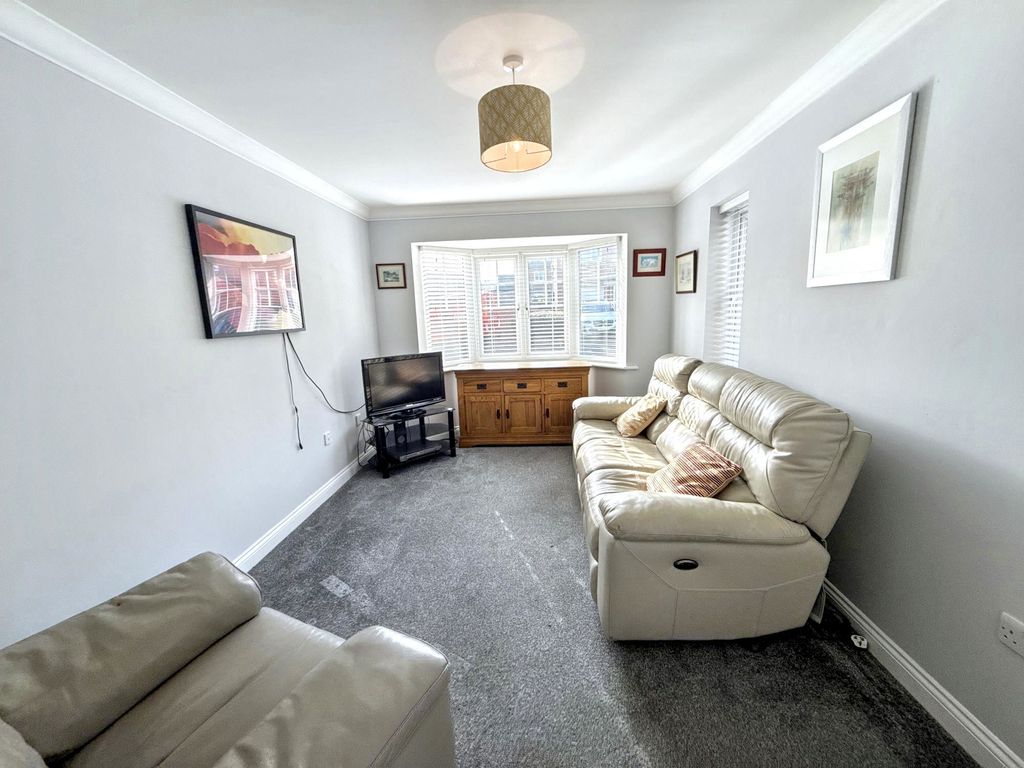 Property photo 3 of 24