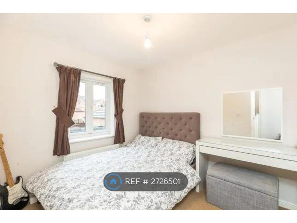 Property photo 3 of 9 Bedroom 2