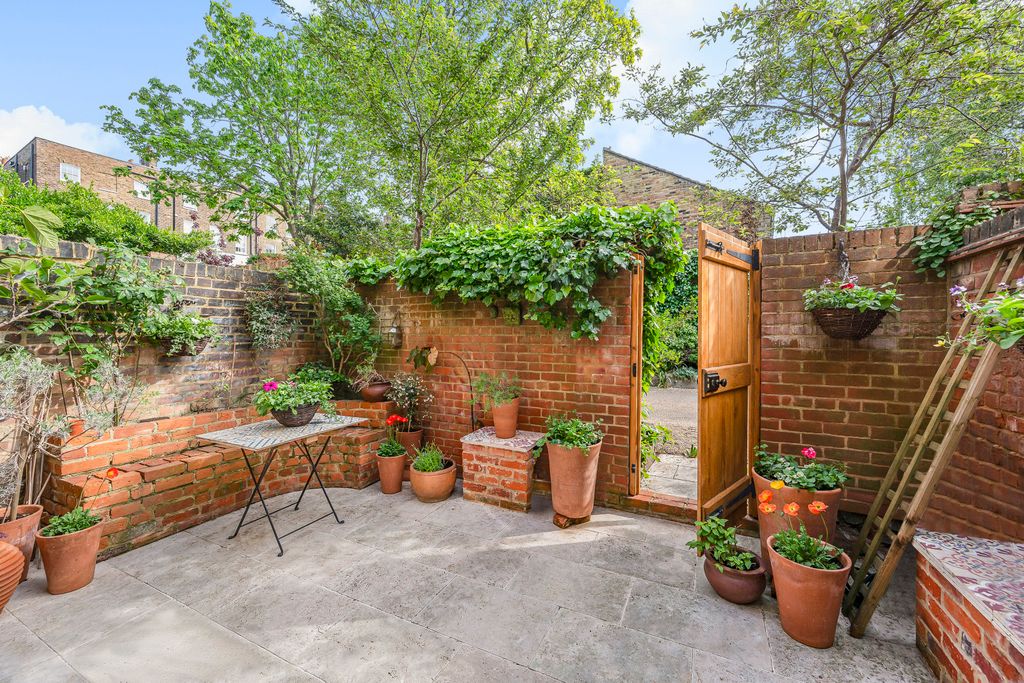 Property photo 2 of 17 Picture No. 07