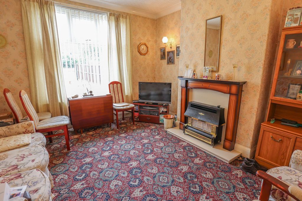 Property photo 2 of 11