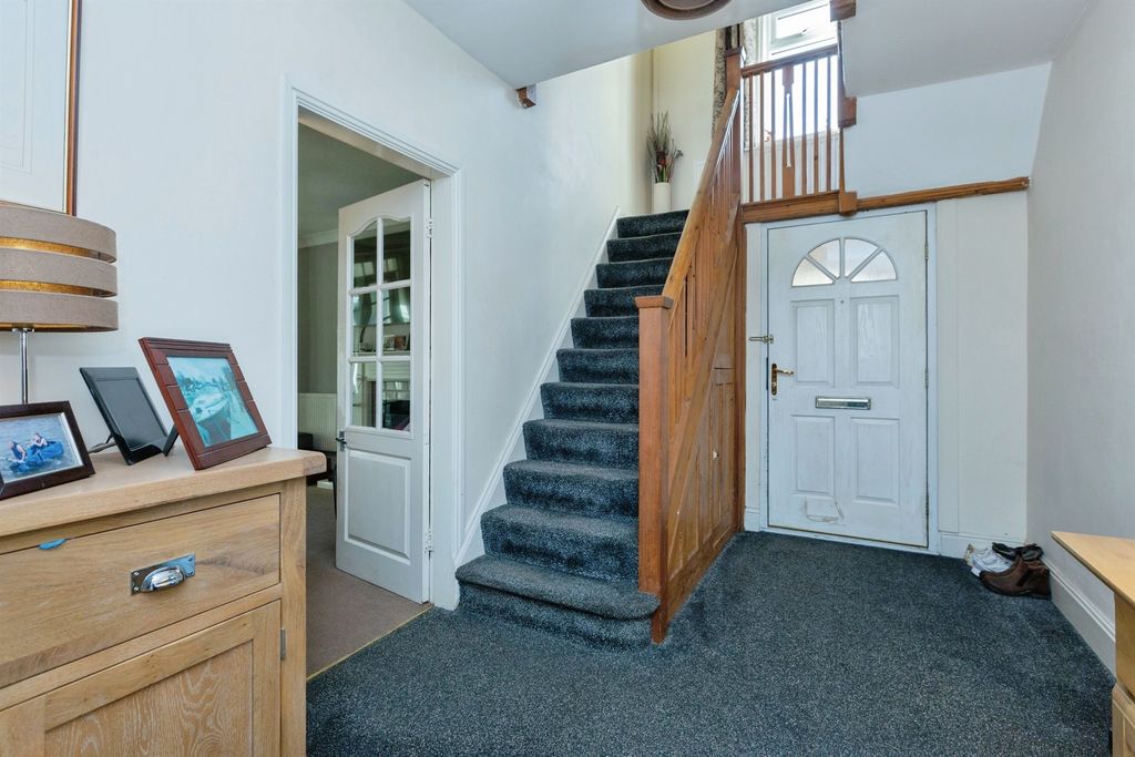 Property photo 3 of 23