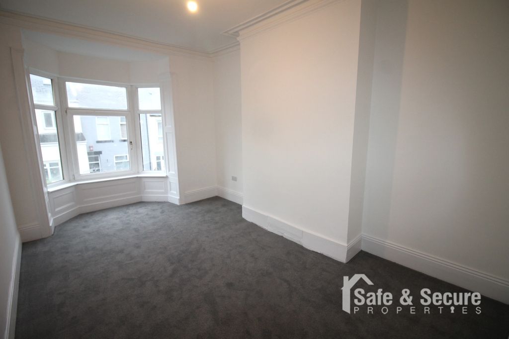 Property photo 2 of 12 Bedroom One (1)