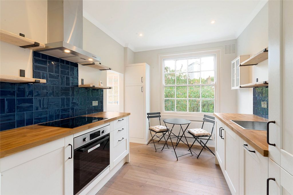 Property photo 1 of 7 Kitchen