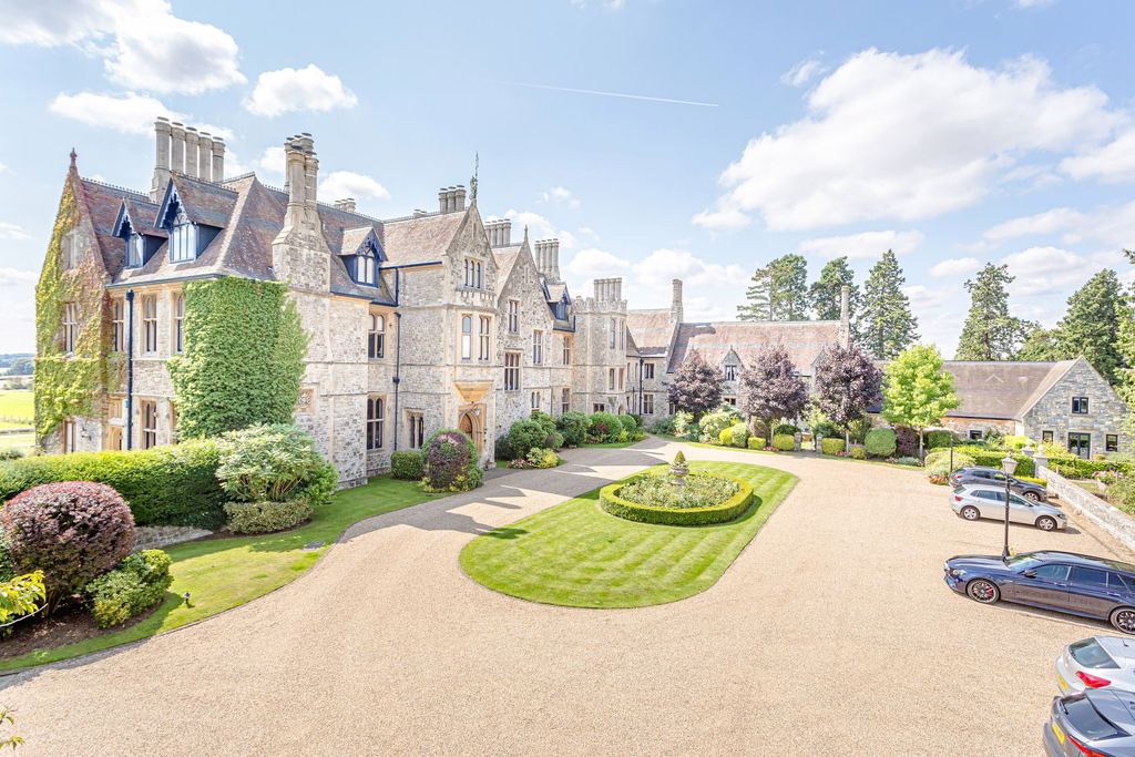 Property photo 1 of 36