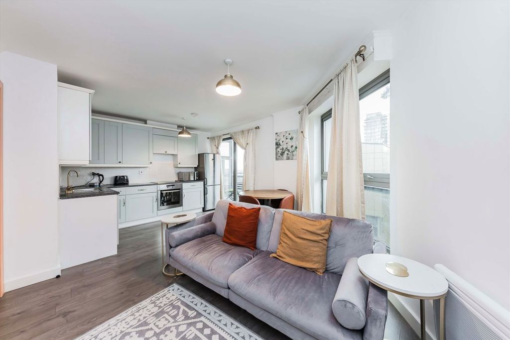 Property photo 3 of 5