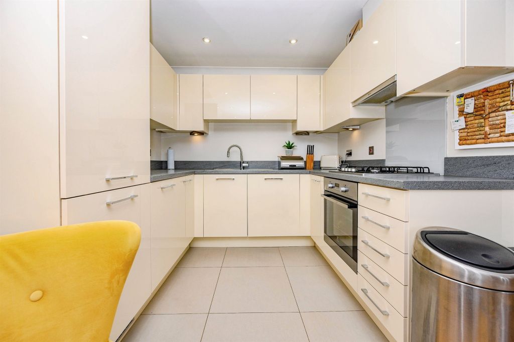 Property photo 3 of 14