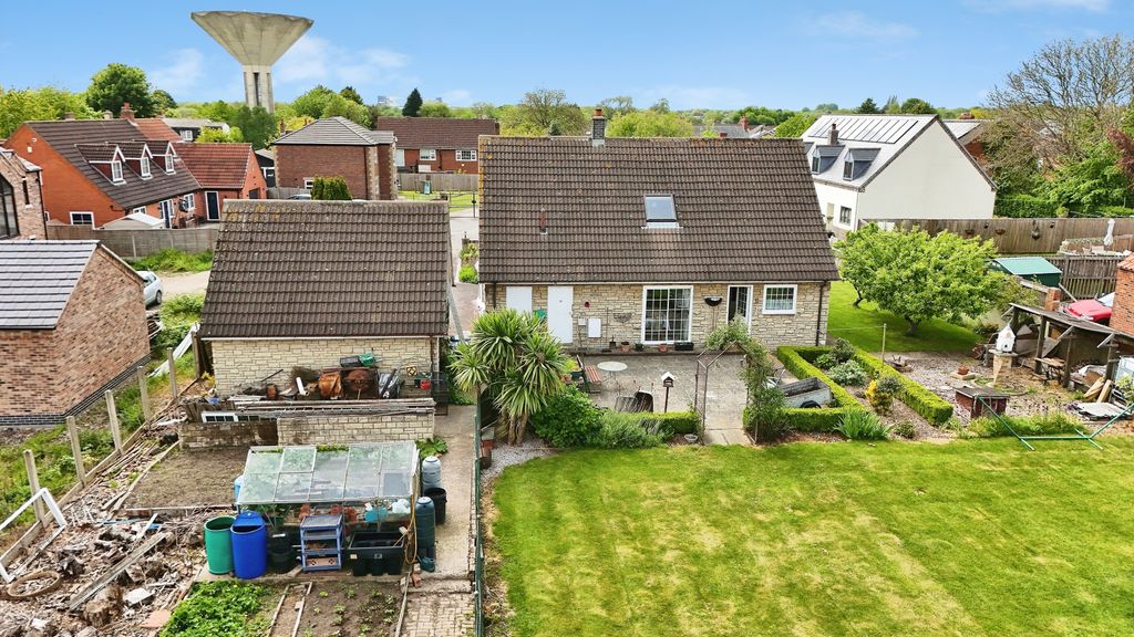Property photo 3 of 17
