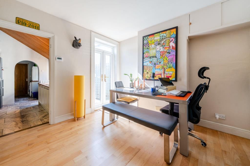 Property photo 2 of 17 Internal View