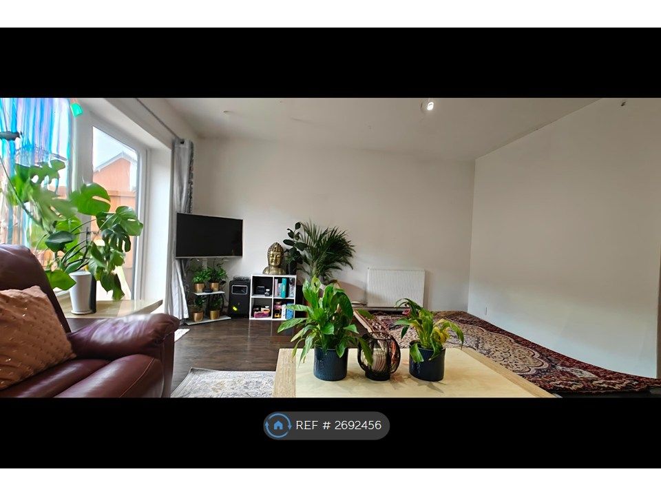 Property photo 2 of 24 Living Room