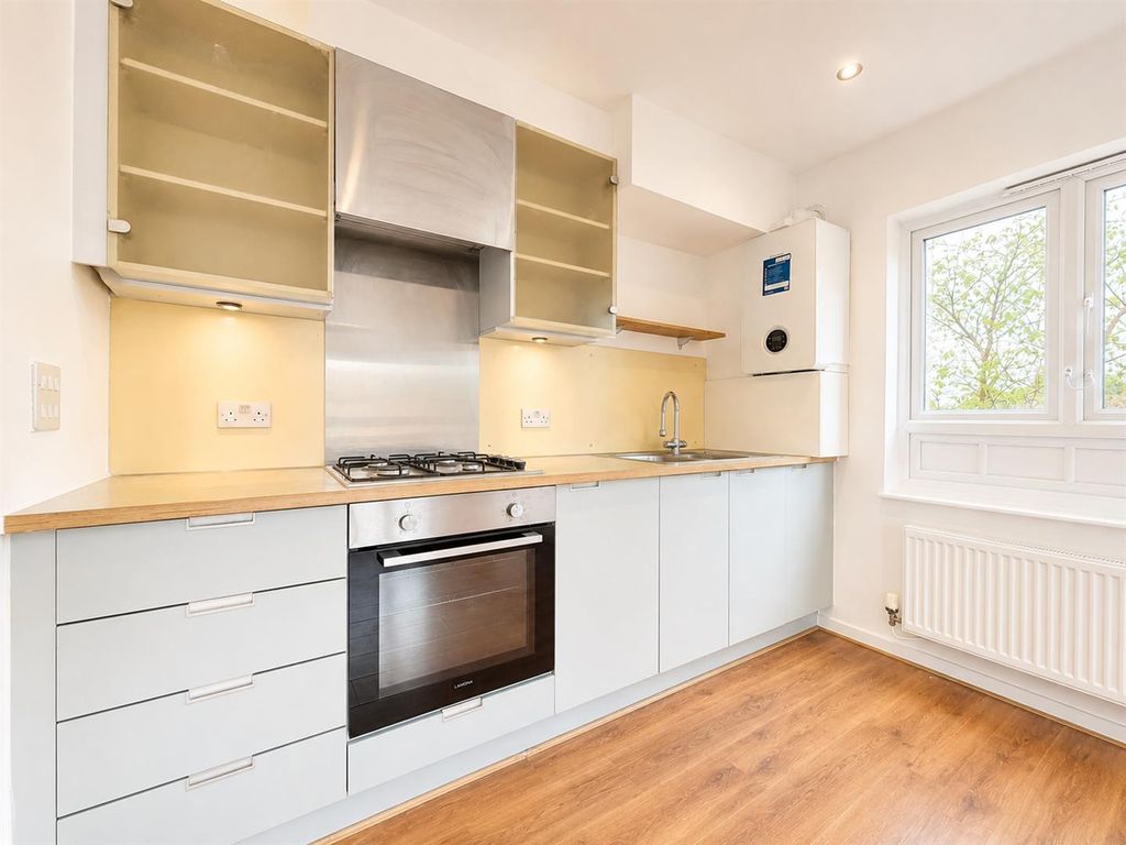 Property photo 1 of 11 Kitchen