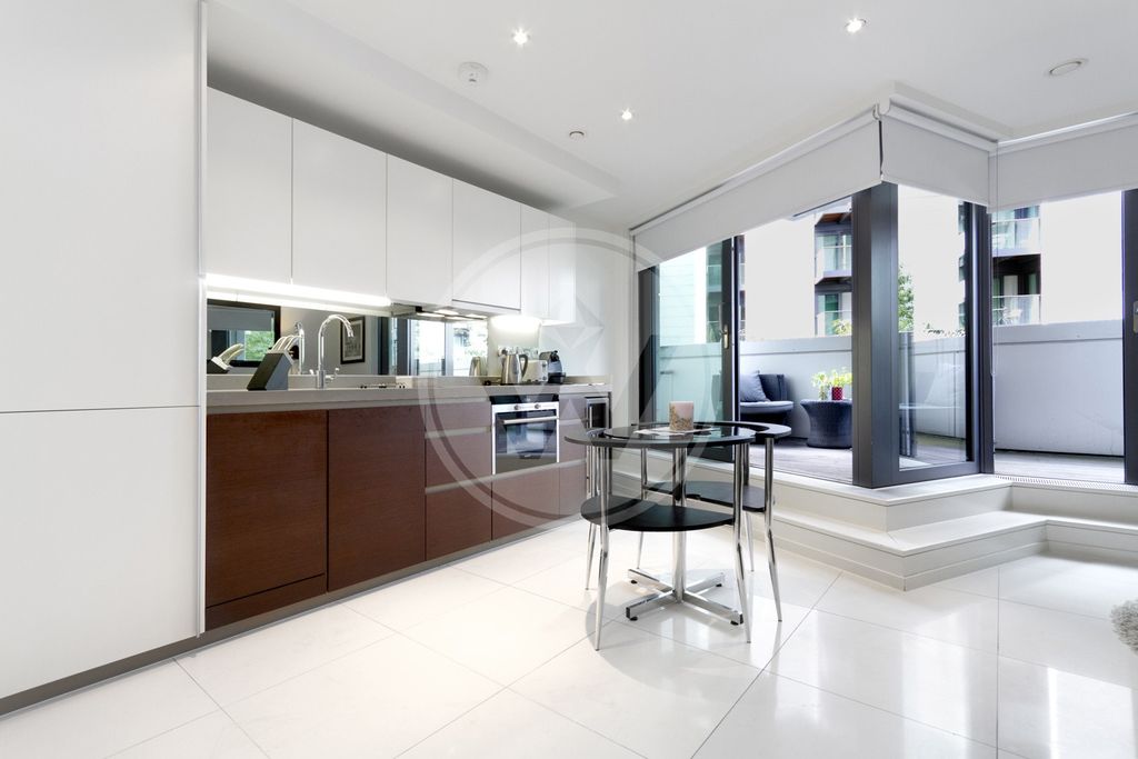 Property photo 3 of 7 (Main)