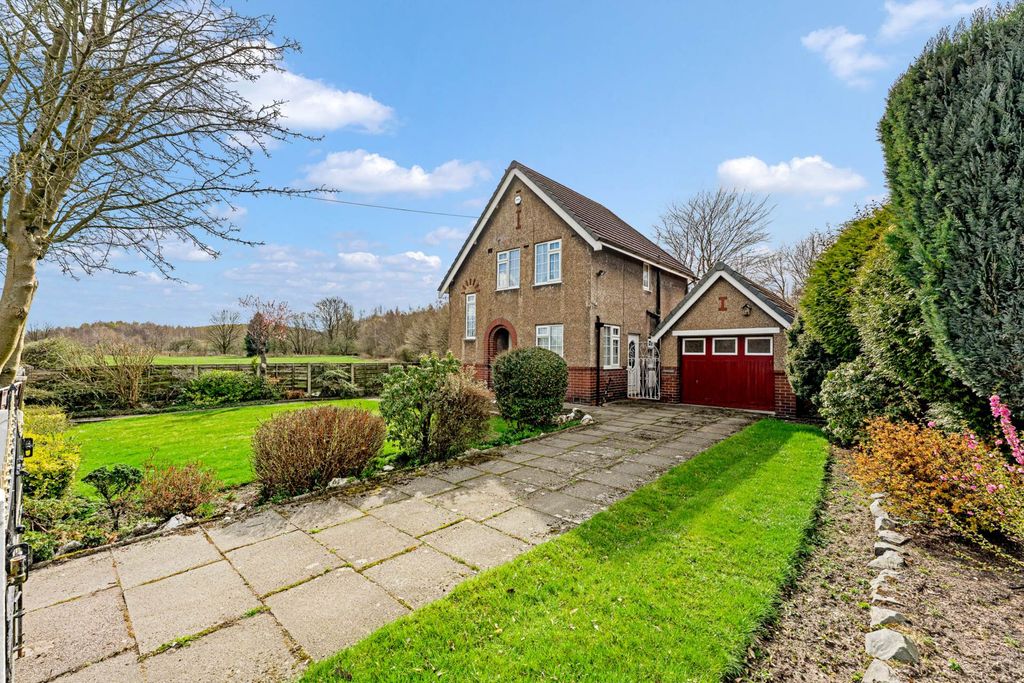 Property photo 2 of 33