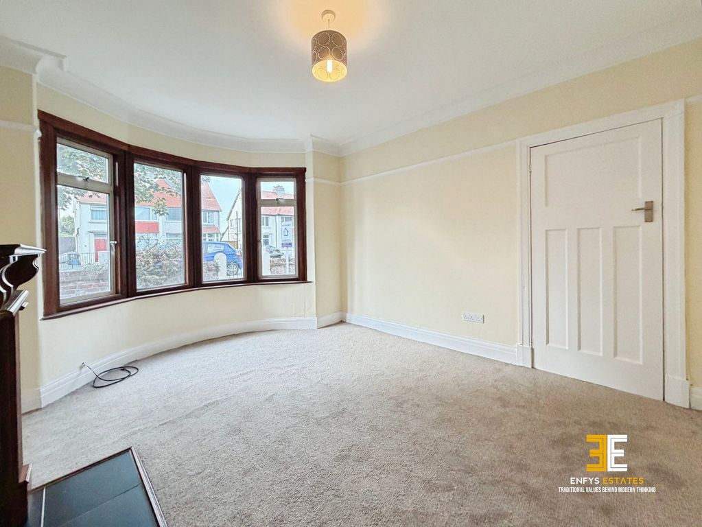 Property photo 3 of 32