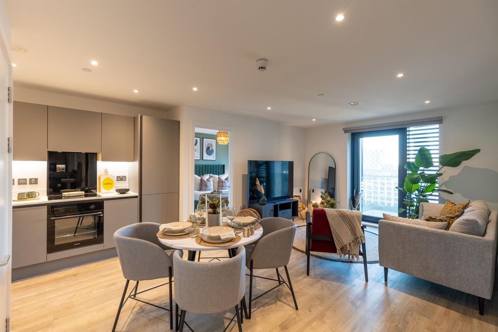 Property photo 1 of 28 2 Bed-30.Jpg